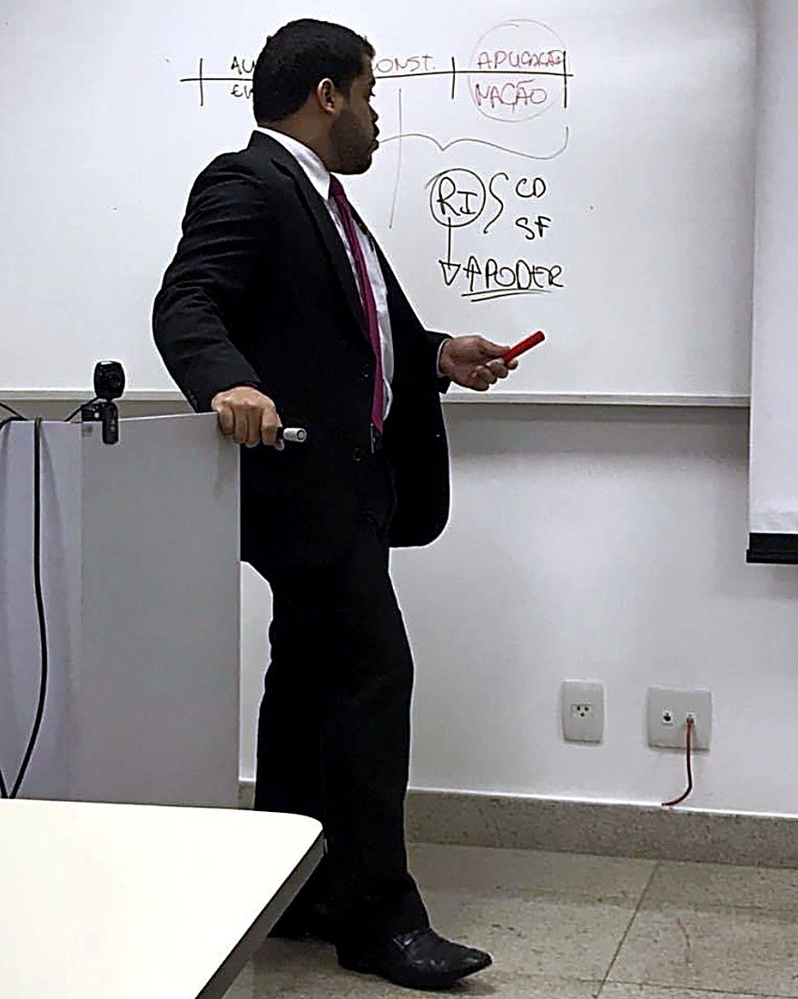 Kayo César ministrando aula